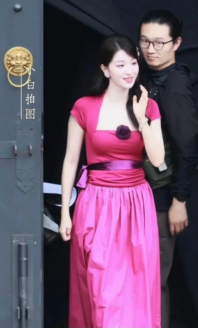 全靠王楚然脸撑着，但是人好美啊。