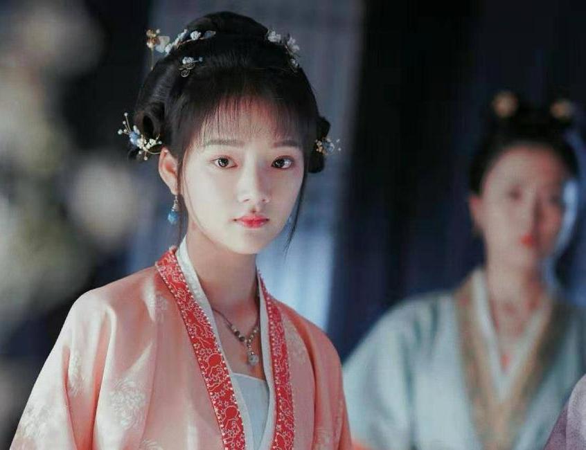 任敏仿佛就是从书里走出来的徽柔。还有比任敏演的徽柔更符合小说原著的角色吗？如