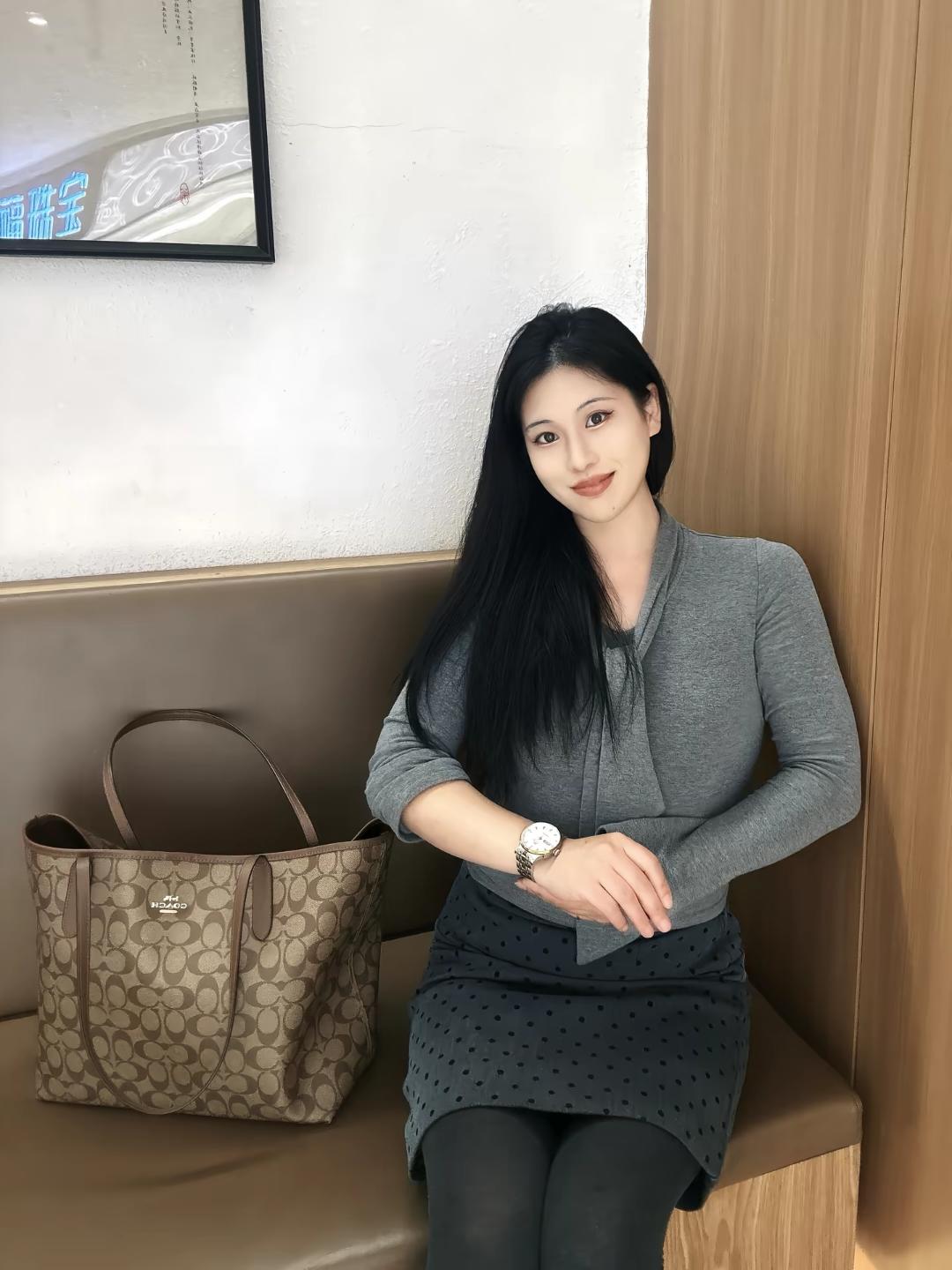 分享美女穿搭服饰