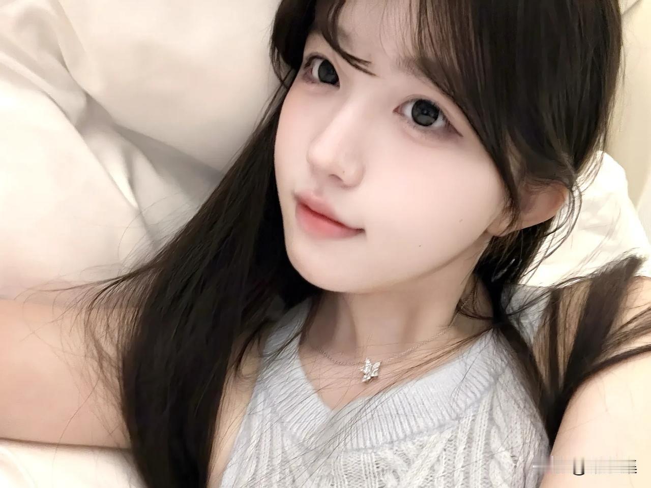 慵懒午后，甜美笑容，少女心满满💖
