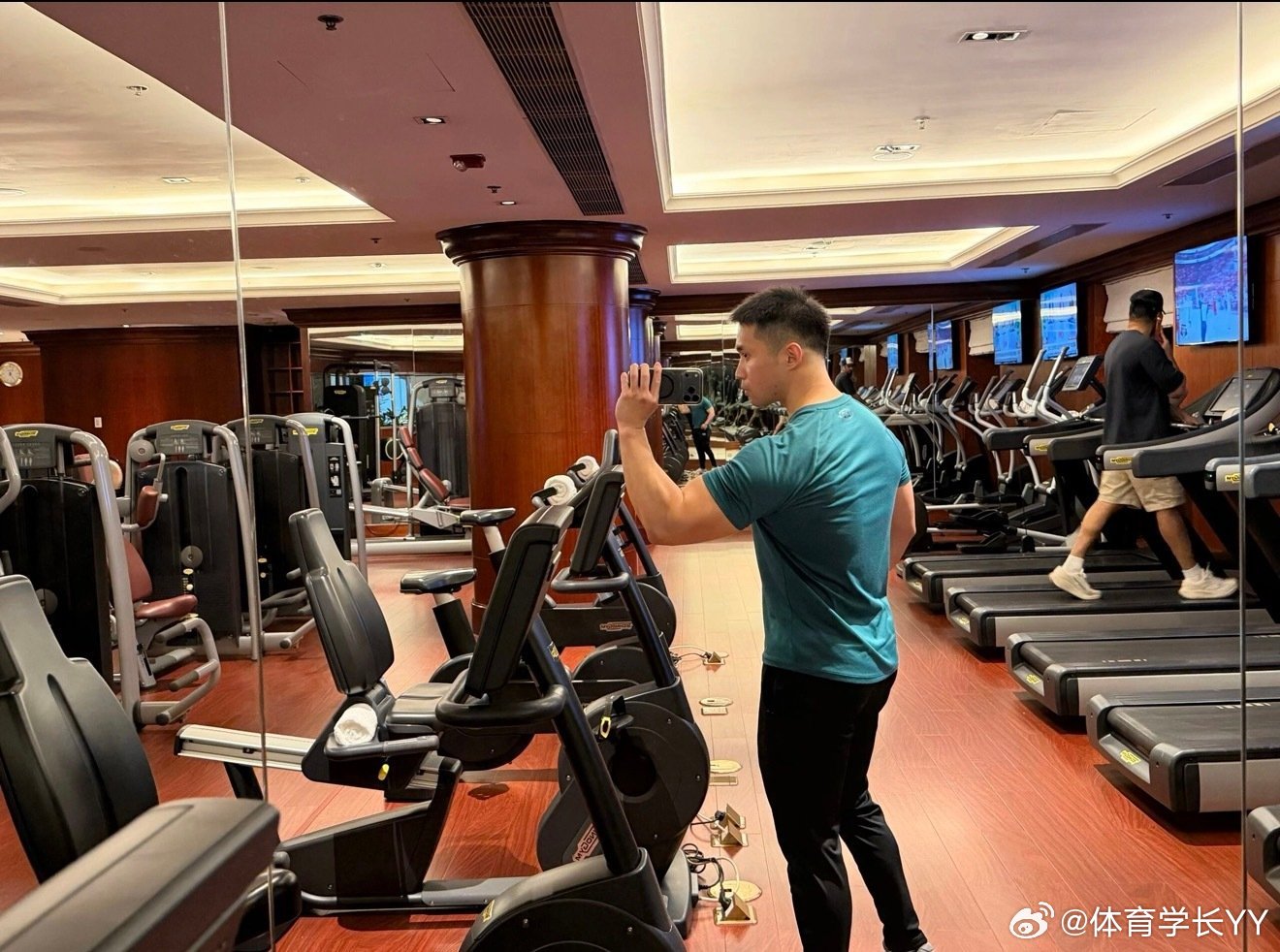 你们会不会很喜欢看肌肉男体育生​​​