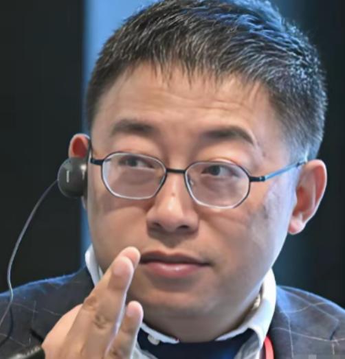 最近总听人谈论“精英焦虑”，但有些所谓的中国精英，他们的焦虑点和普通人完全不在