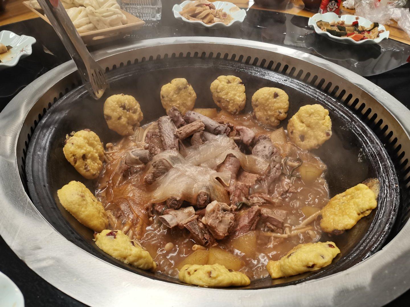铁锅炖大鹅，来一口​​​