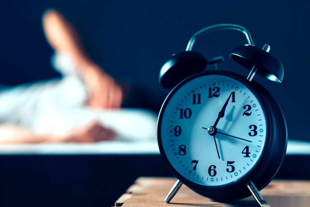 我跟你说，别再逼你爸妈早睡了。尤其是过了60岁的，晚上八九点就催人家上床，那不