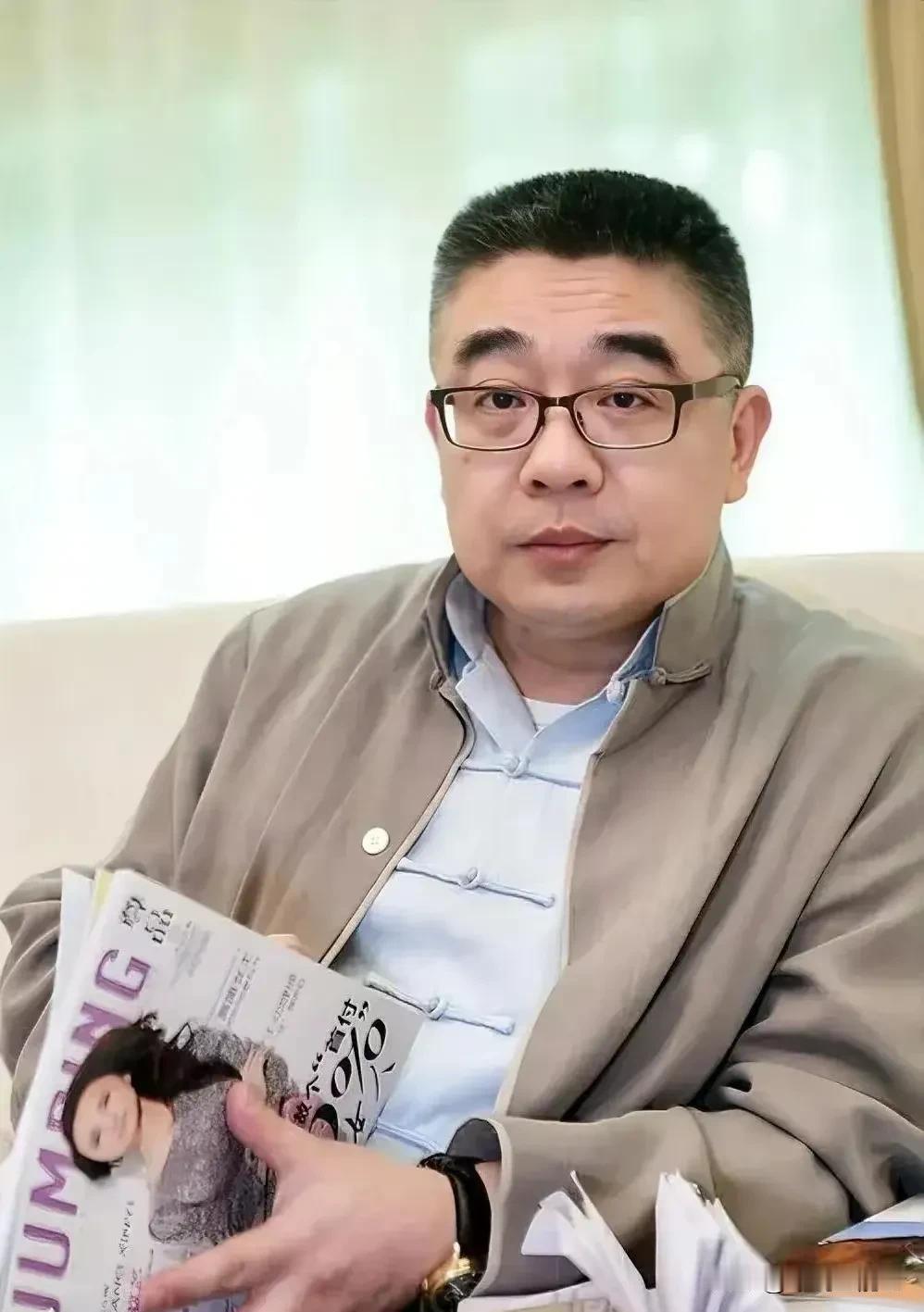 复旦大学钱文忠教授说：“很多女人在家里过得苦大仇深，根本不是因为男人在外面搞出了
