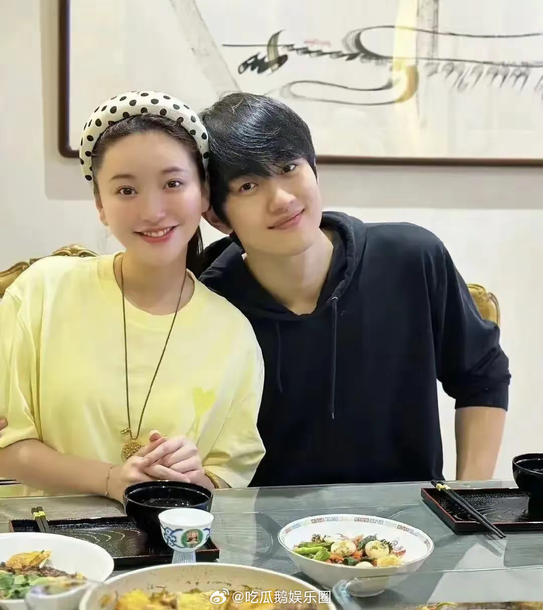 42岁金莎现身江西，和小男友孙丞潇约会，打扮朴素，不像中年妇女！！！​​​
