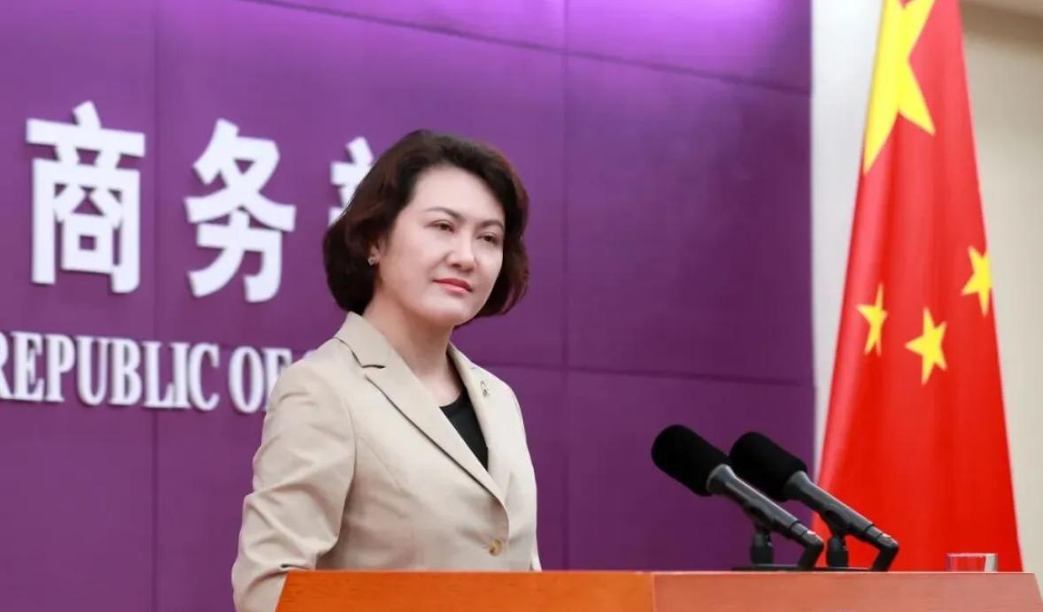 美方想靠加征关税拿捏我们？中方新发言人亮相，直接点名美国8月27日下午，商务