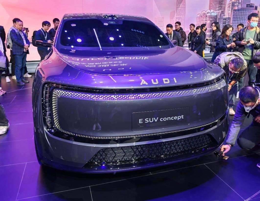 老铁们还记得E5Sportback吗，它的兄弟来了，上汽奥迪AUDI