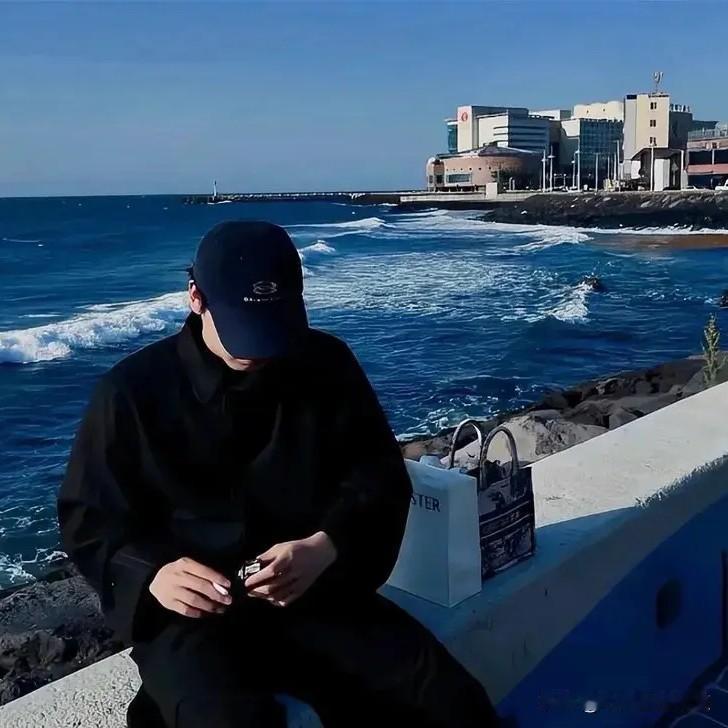 说出多少男人的心里话男人说：这人到了中年就没什么爱情了，尤其是我们男人，还谈