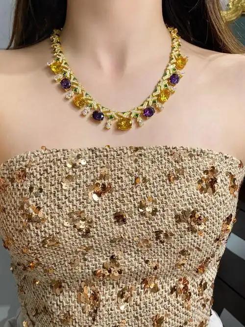 “竟然是真的！？”北京一女子怀疑男友送自己假项链，可男友说值70多万，女子悄悄去