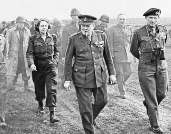 蒙哥马利是美军各大将领回忆录里恨的最咬牙切齿的人，很多美军将领在蒙哥马利面前都受