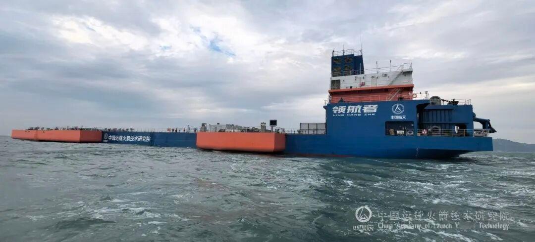 长征十号甲可回收火箭。将采用海上网回收方式。采用网回收主要两个原因，一个是着陆