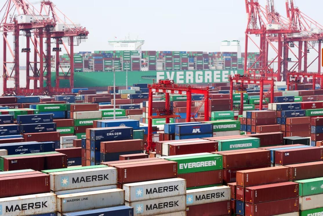 美国终于实现自己的愿望了。实时集装箱追踪数据显示，运往美国的远洋货运，正在下