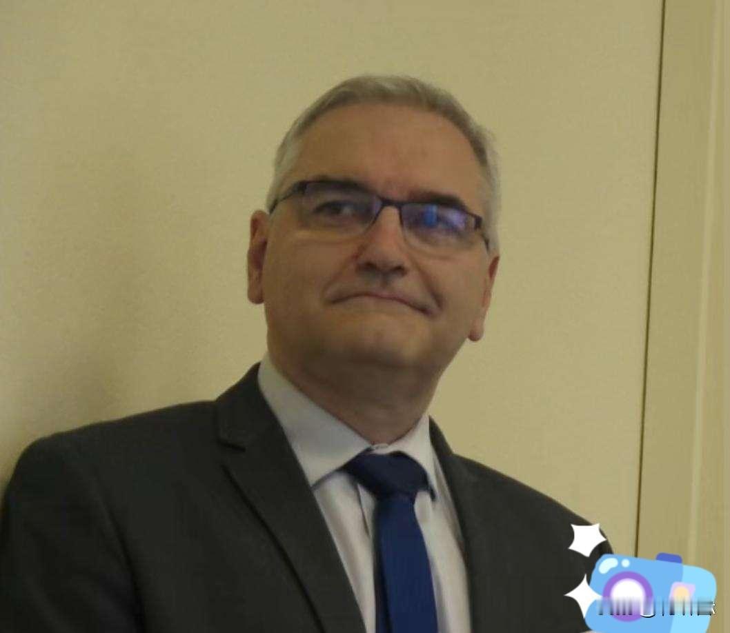 法国现实版的“绝命毒师”克里斯蒂安·内格尔，这家伙曾经是法国文化部高级官员，20