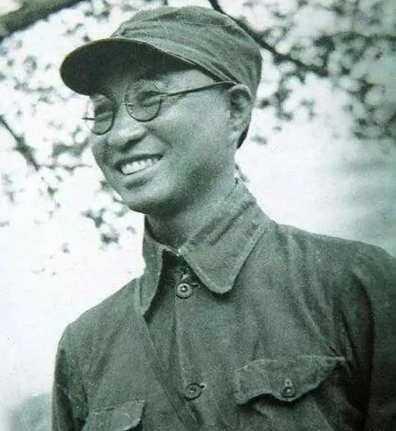 1943年，延安的朱总司令家中发生一起“失窃案”，有战士向朱德举报：“是陈赓和陈