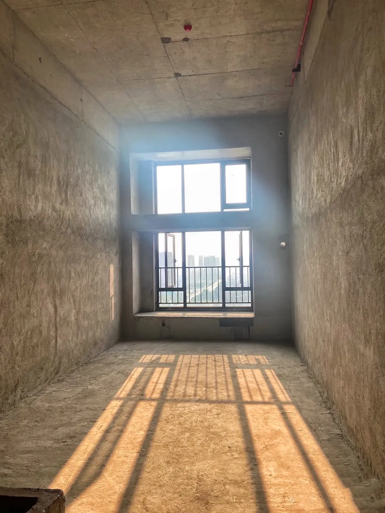 把车库变成了家🏠。狭长的像车库一样的小房子 亲手把它变成了温馨的小家...