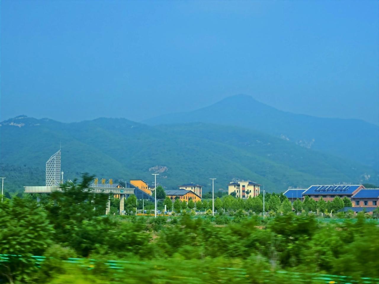 渡口寻幽·沙河西下道——太行山水人文之旅。太行高速沙河西收费站地处沙河太行山区，