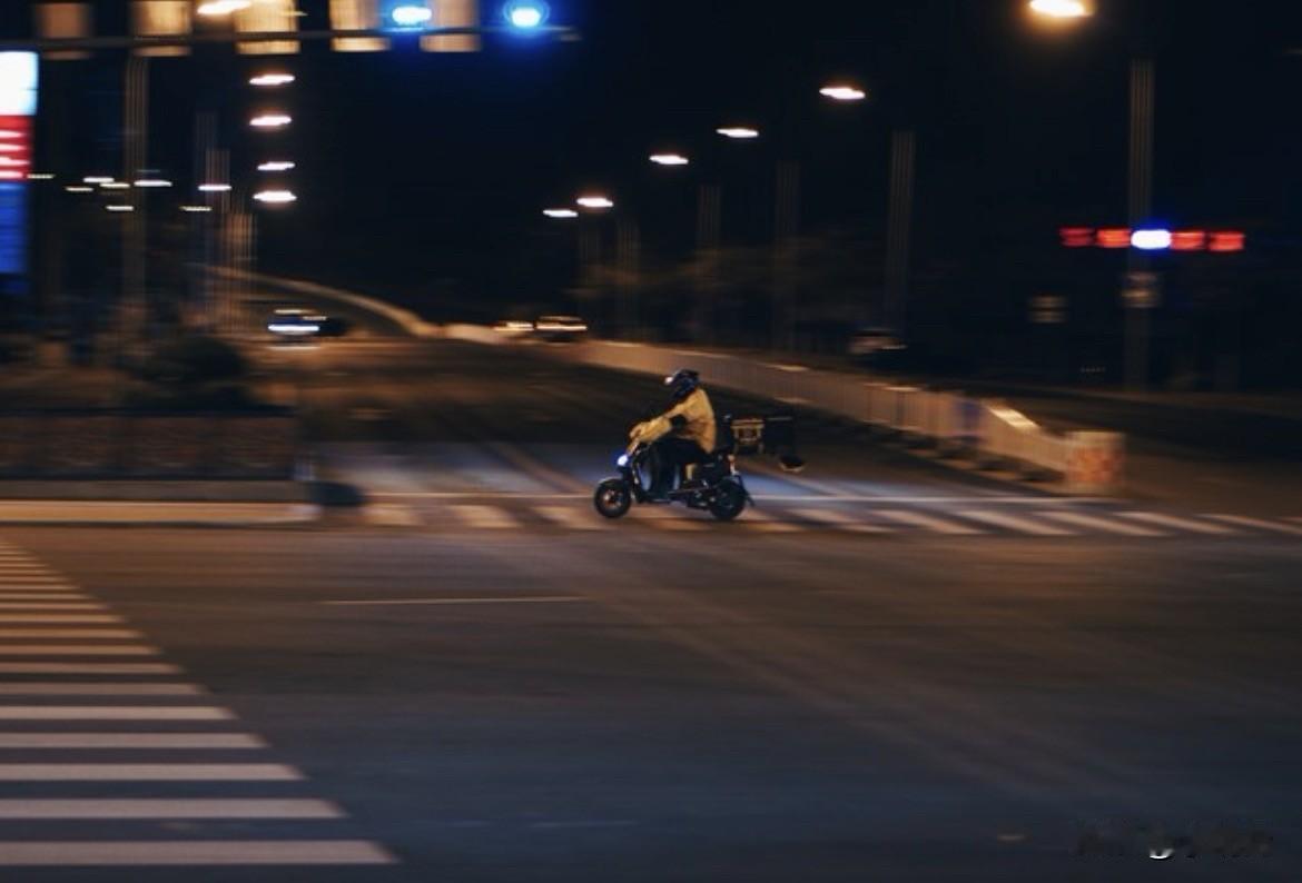 最近送外卖彻底没有单了，大厅里全是白板，女骑士还越来越多了……这阵子跑外卖，