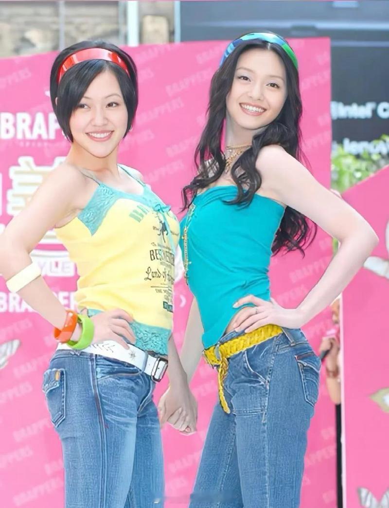 小S回应街头大哭小S称想念大S情绪溃堤据台媒18日报道，小S回应曝小S哭着去陈