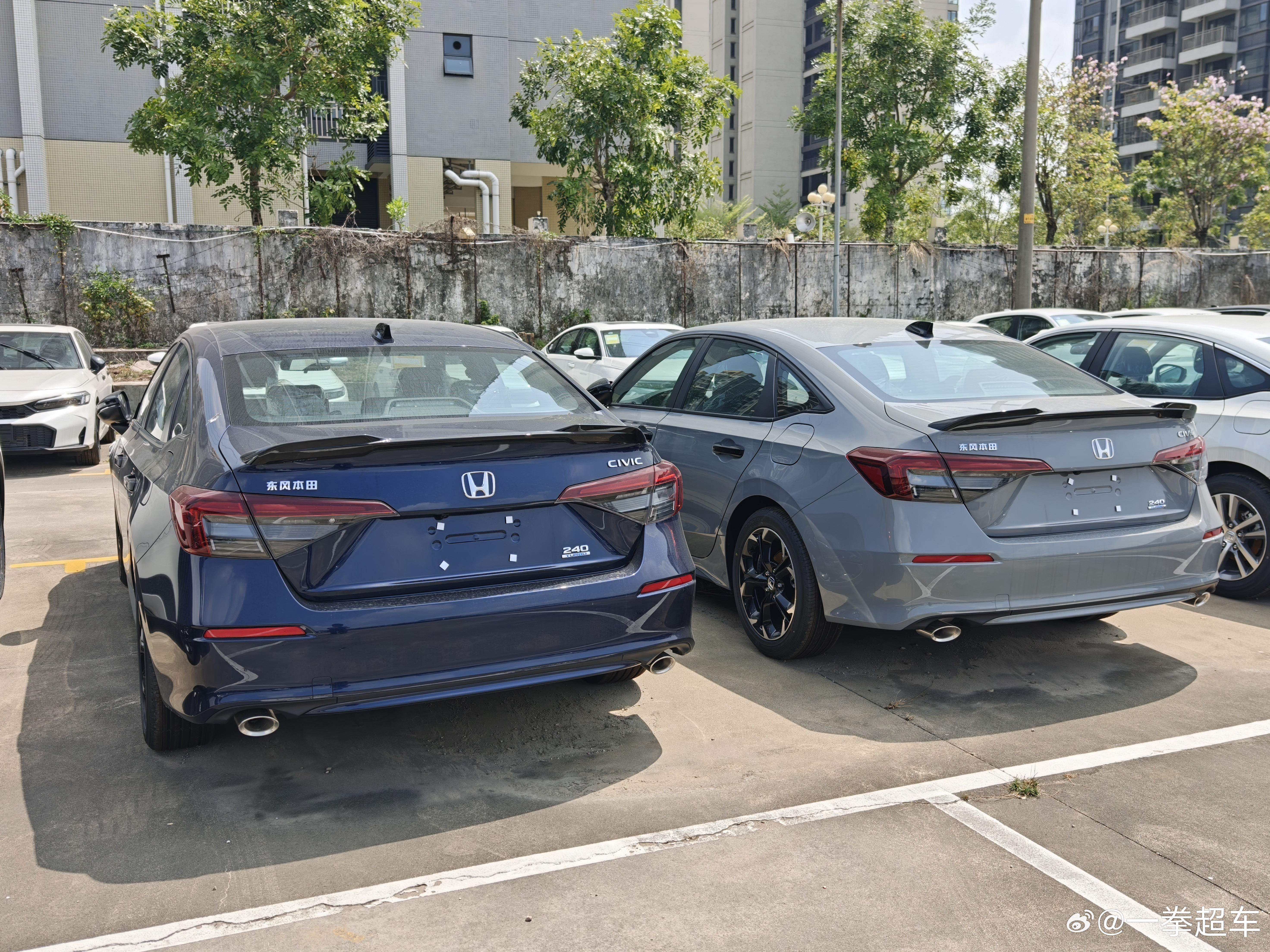 陪群友来提一辆黑色思域，不得不说11.5带运动套件的外形是真的好看，不过现在的价