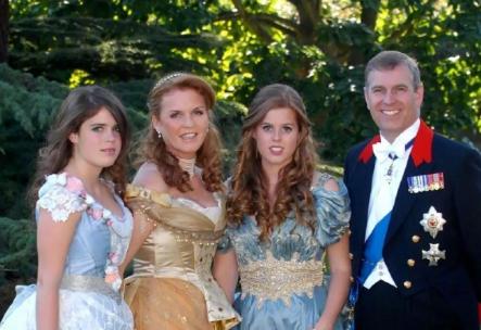 比尔盖茨的妻子是受害者，但是安德鲁王子的妻子莎拉不是，一个是主动，一个是被动。