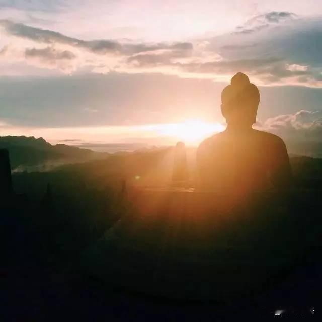 你还别不信，真正做到大道至简快乐常伴的没几个！我们这一生放不下的太多了，