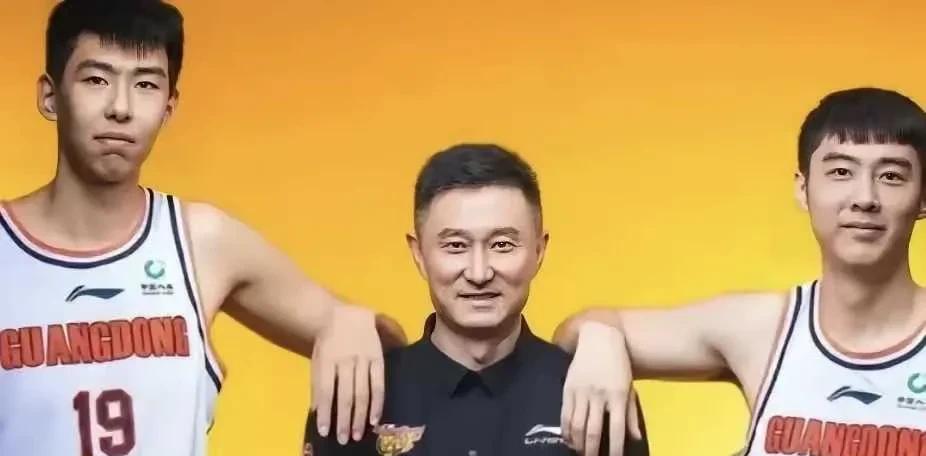 广东没有必要报价抢签陈国豪，理由有五:1.任骏飞还可以打。2.王少杰能力不在