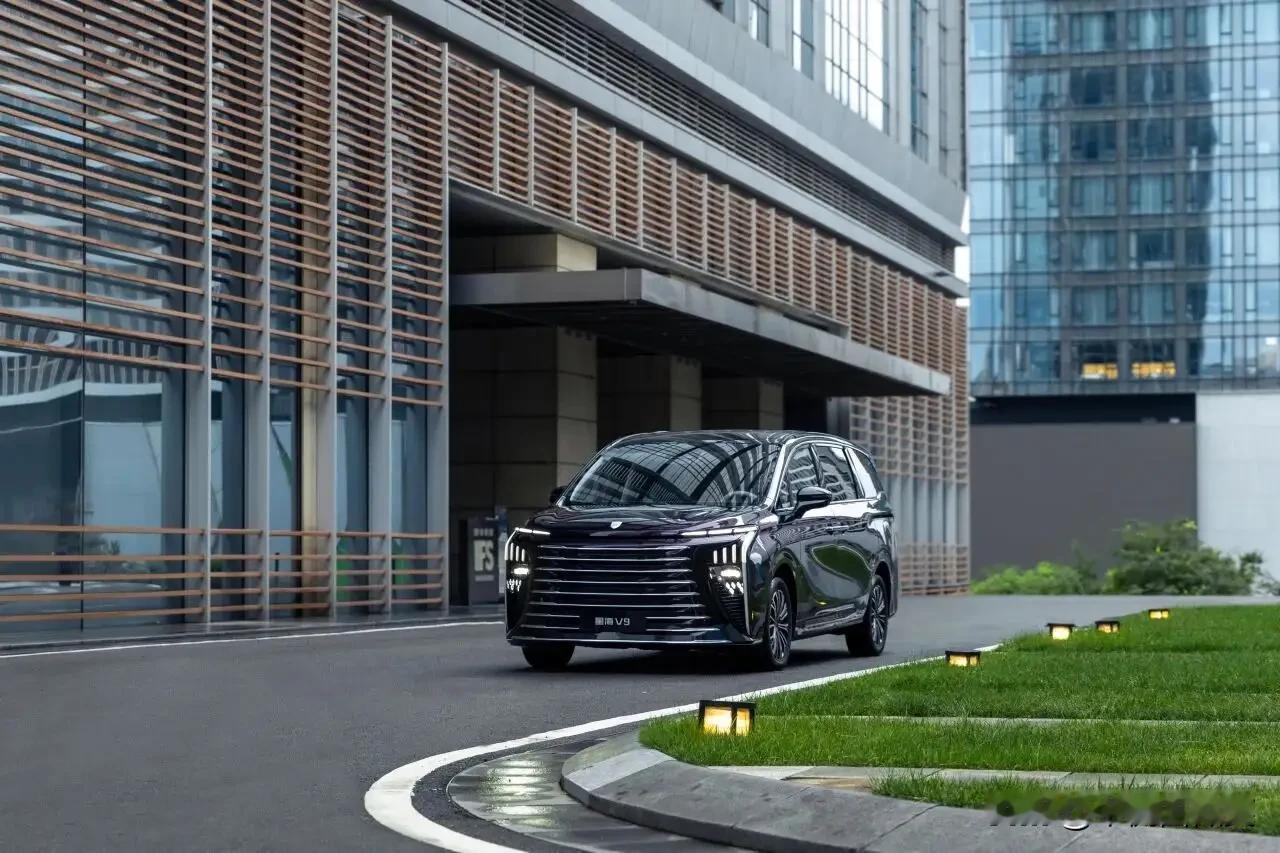 MPV是不是好用，看两点：二排舒不舒服后备箱能不能装星海V9