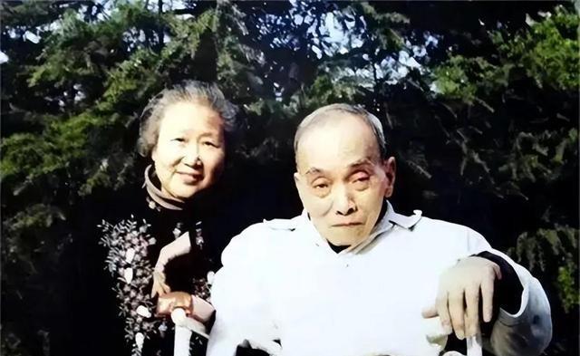 1949年4月，被关押的国民党少将范纪曼腹痛难忍，提出去上厕所。谁料半天后，范纪