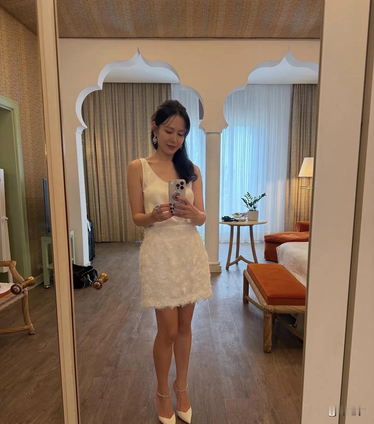 有网友评论孙艺珍说，孙艺珍都已经红了20年了，还不够本吗？她不是说自己一直没享受
