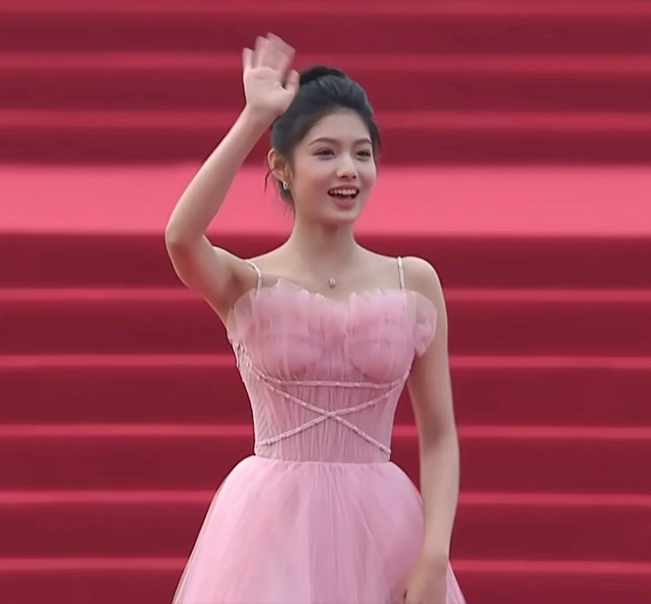 直播生图，艾米宝宝出场自带高清质感的美貌😖艾米出场自带高清质感的美貌​​