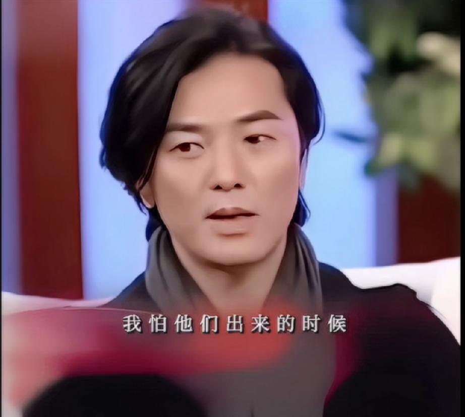 郑伊健选择丁克是怕孩子出生后不自由他曾在访问中说过，不要孩子是因为觉得他们出