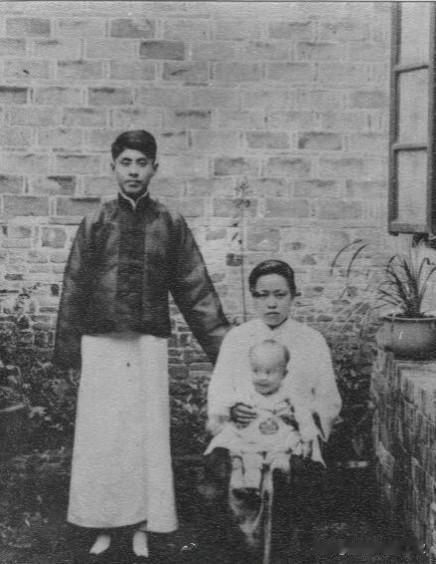 杨家人才辈出，学霸家族太耀眼！杨振宁和家人的智慧光芒，简直是学术界的璀璨星辰！
