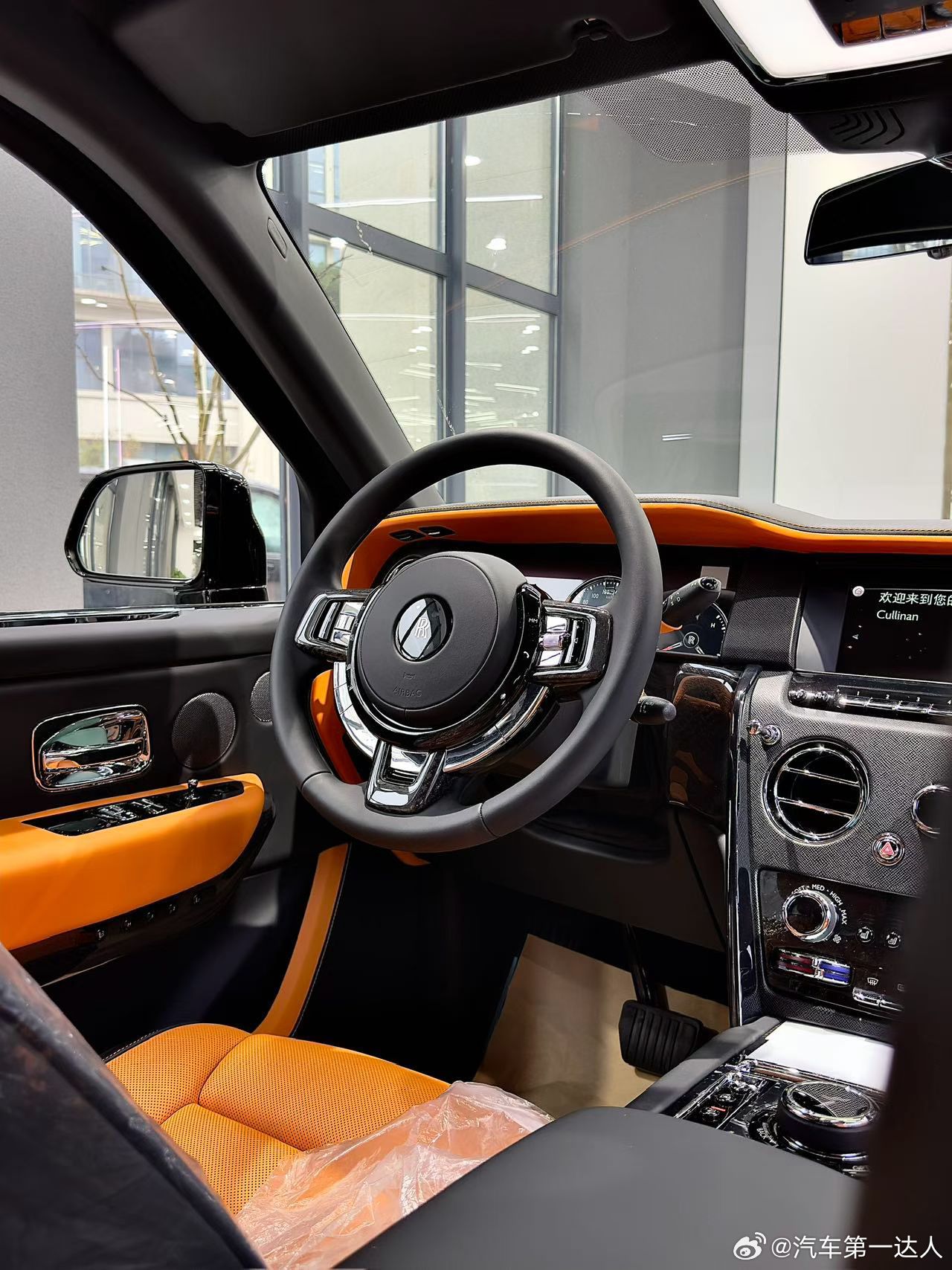 劳斯莱斯库里南BB版高定版配与特殊配置