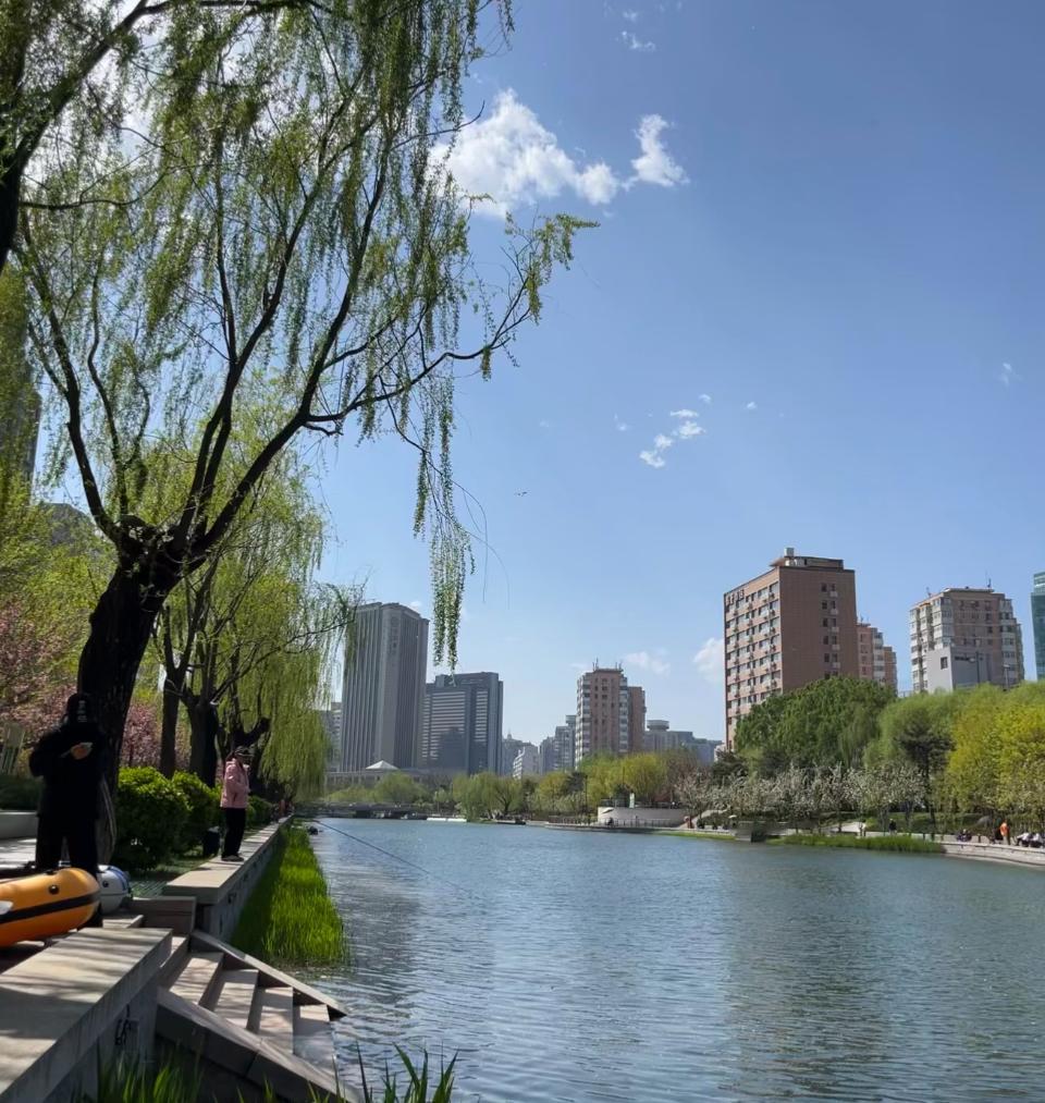 悄悄告诉你北京二手房市场统计数据里隐藏的几个真相！1、北京二手房周末两天网签