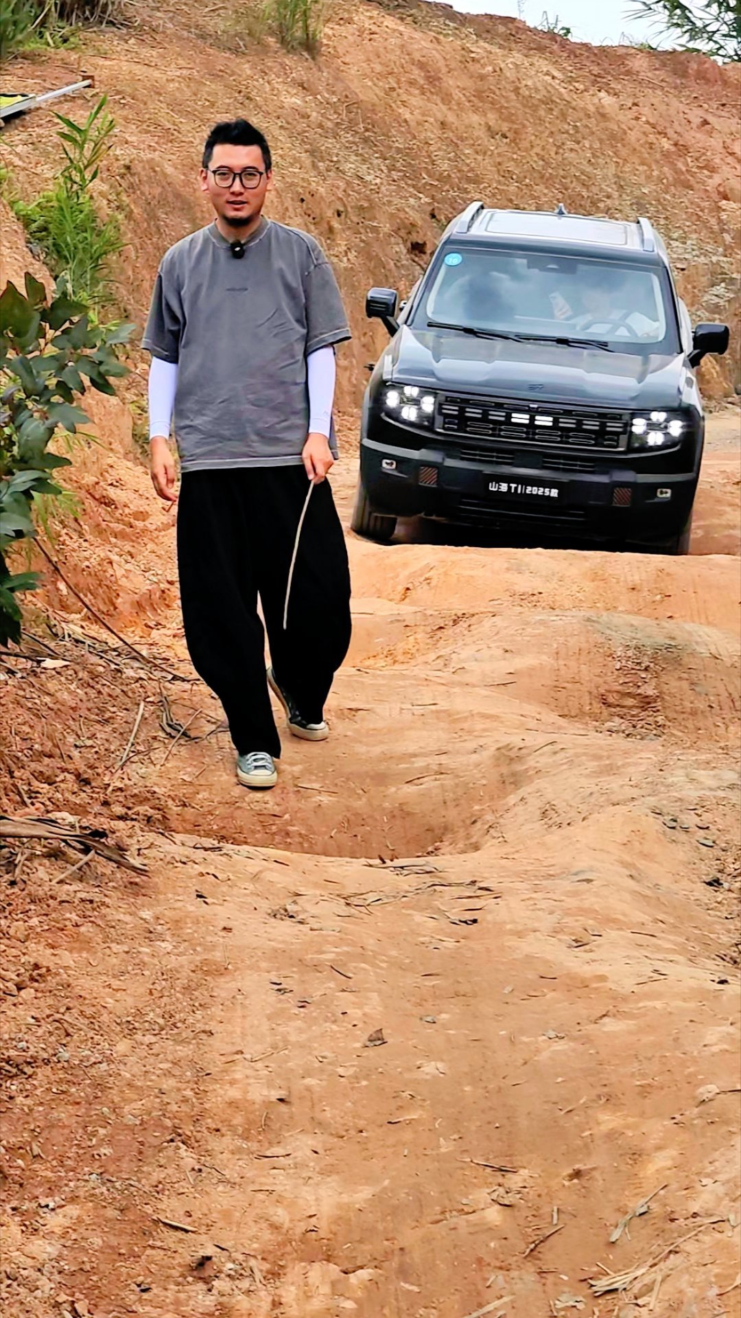 果然，人到中年，越来越野～最近参加的都是越野活动…先是开城市suv去轻度越野，然