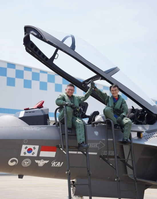 印尼空军买战斗机真是好眼光！先拒了歼-10CE，再签了土耳其“可汗”战斗机，又