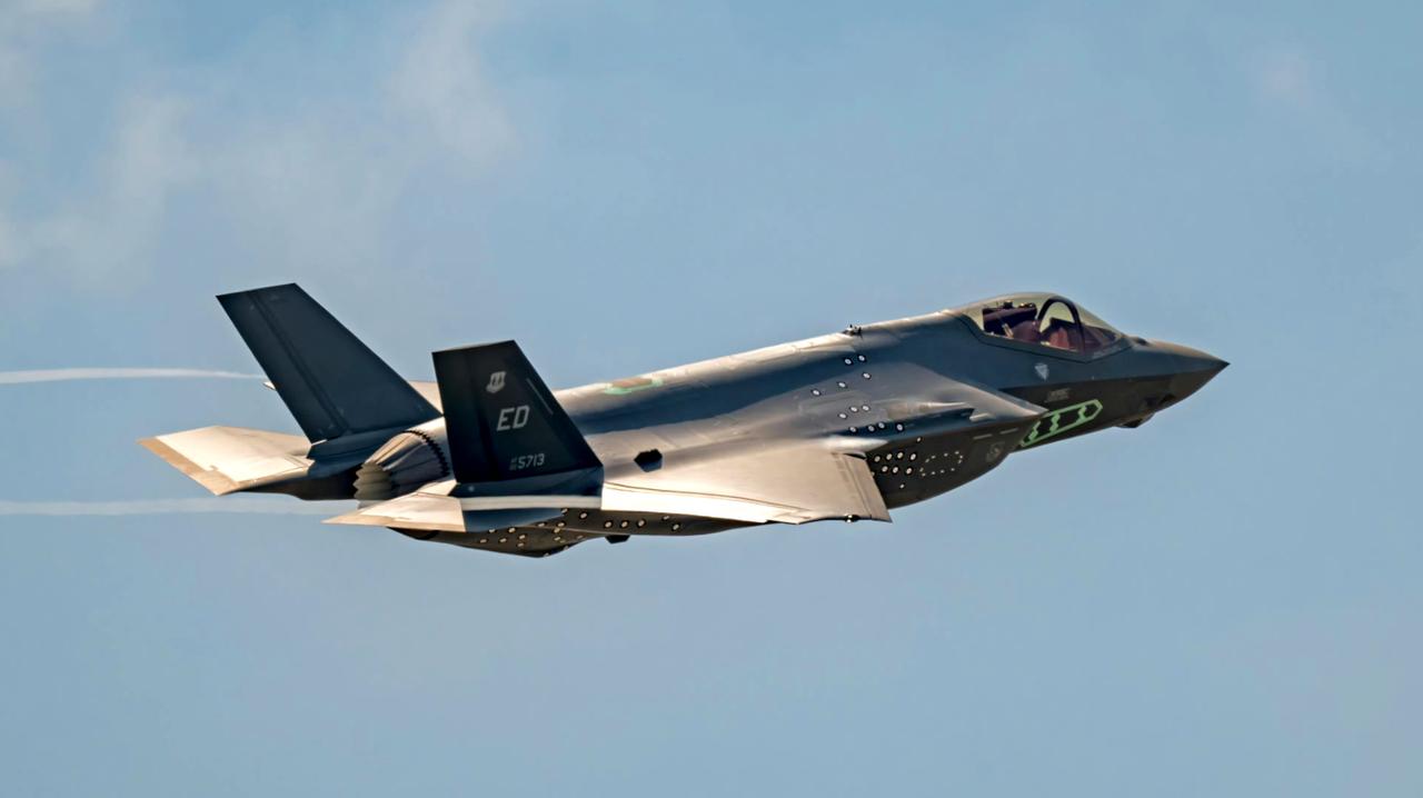 第二架了，24小时之内的第二架了。是美军F-35A自身的问题，还是后勤保养的
