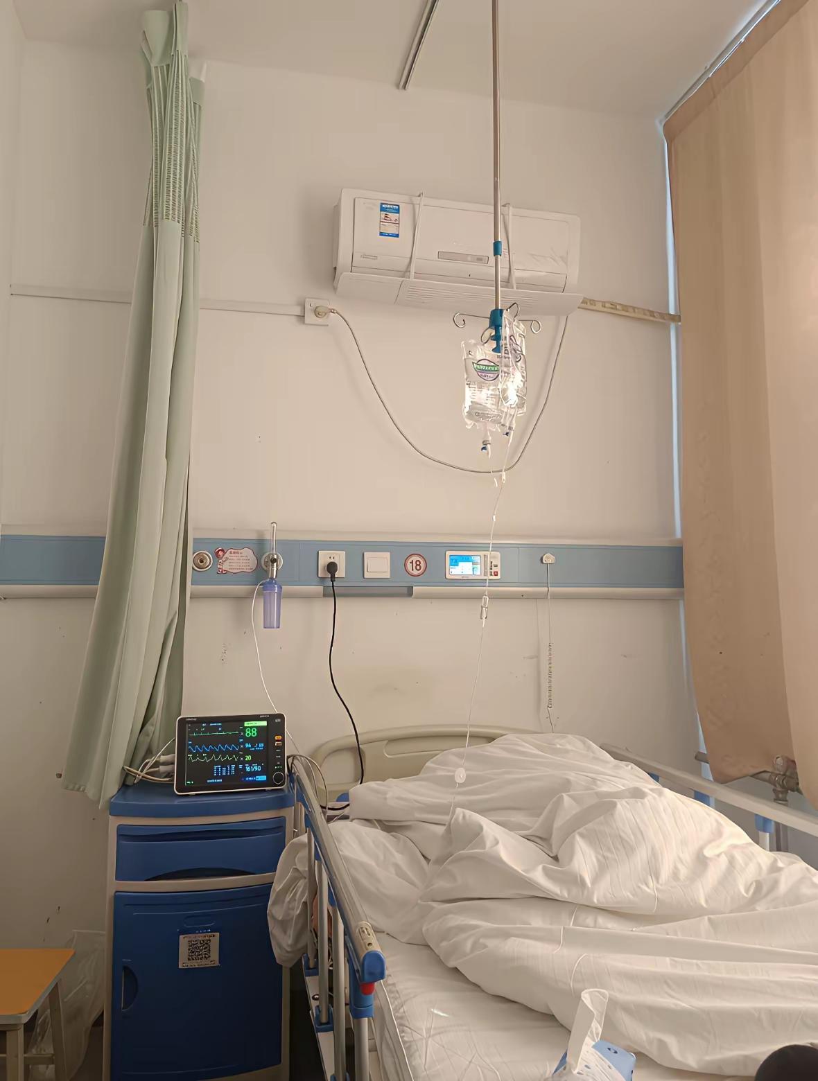 躺在病床上，才知道钱的重要性。刚做完肺结节手术，五万多，四天就花完了。