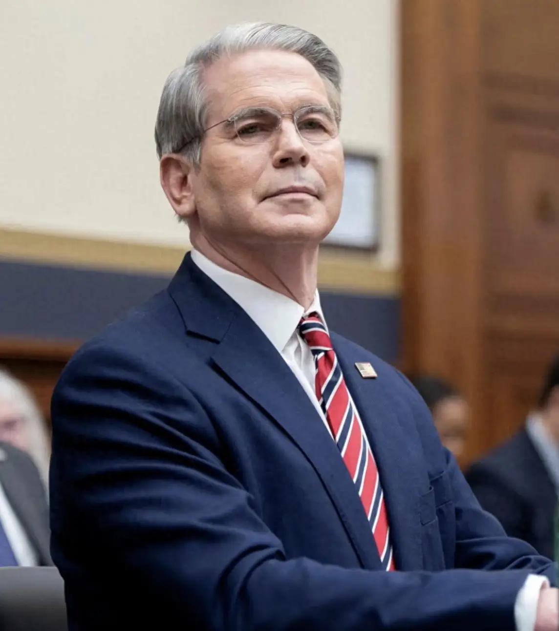 美国开始慌啦？美国把对中国的关税从145%降下来了，结果却发现中国客户没了，根本