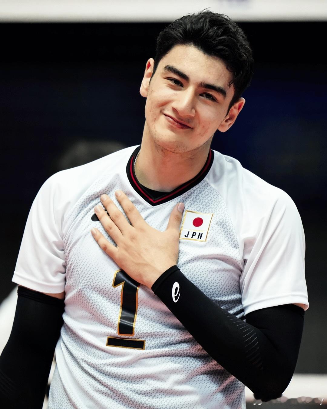 这会是日本男排未来之星么?马萨耶迪·翔莲，18岁，身高205CM，司职主攻，来自