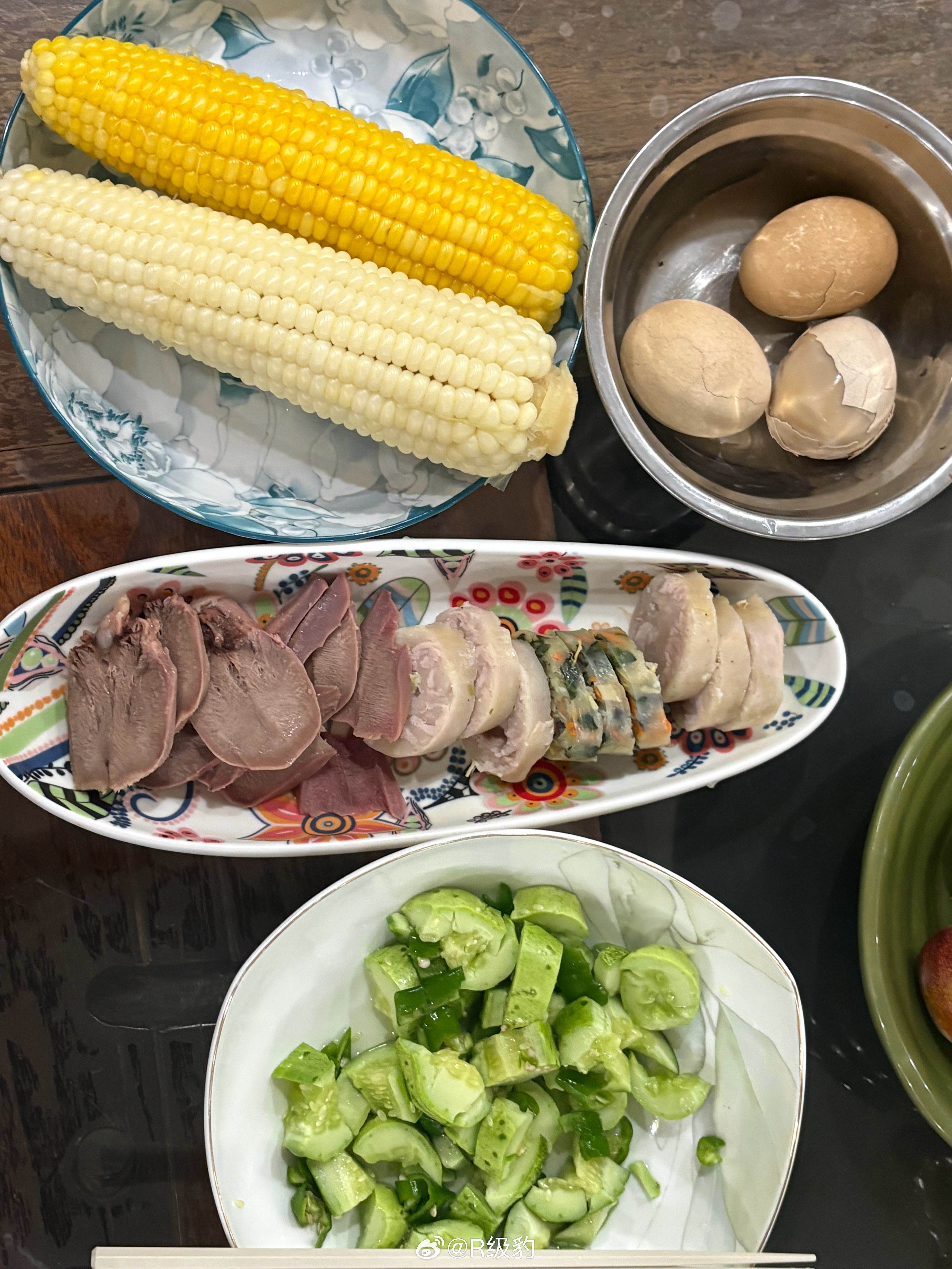 看看这伙食，终于能和你平起平坐了吧！