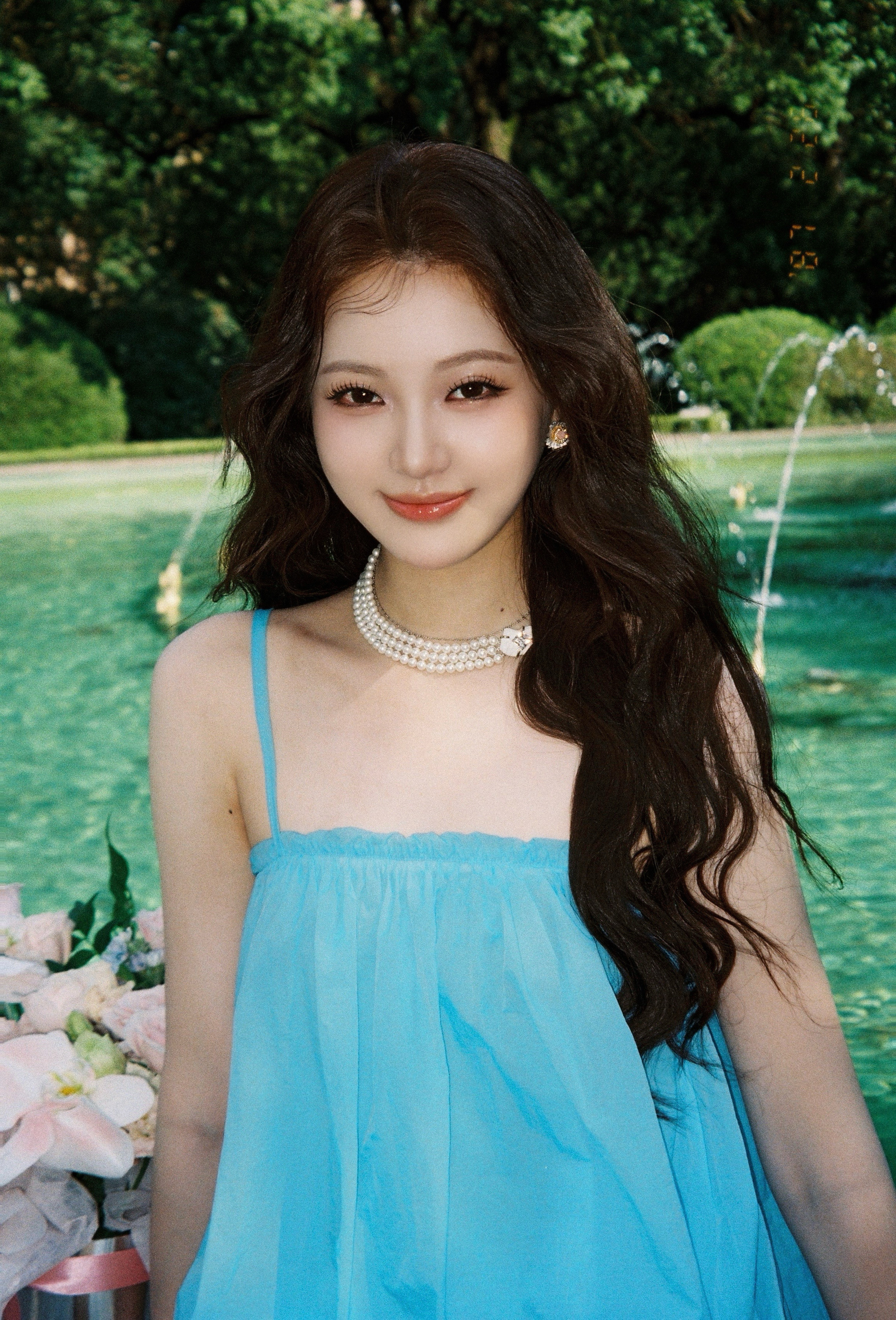 音乐人周梓倩蓝色系美照💙💙​​​