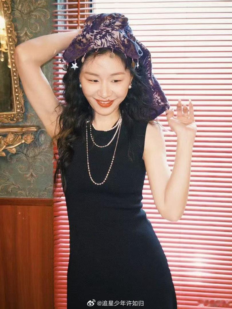 金靖确定不是本色出演吗金靖真是一点不亏着自己，好色女人设她应该是内娱头一份。郭