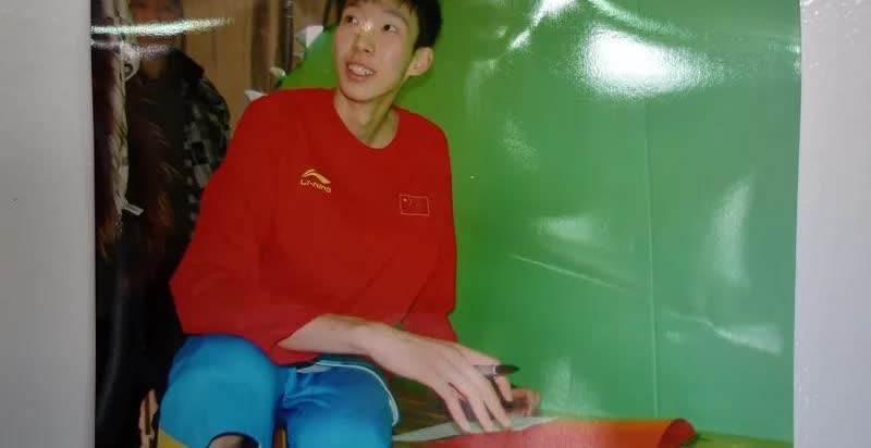 周琦一个令人唏嘘的男球运动员这亚洲杯中国打到争八强了，而这时候中国队内线最缺