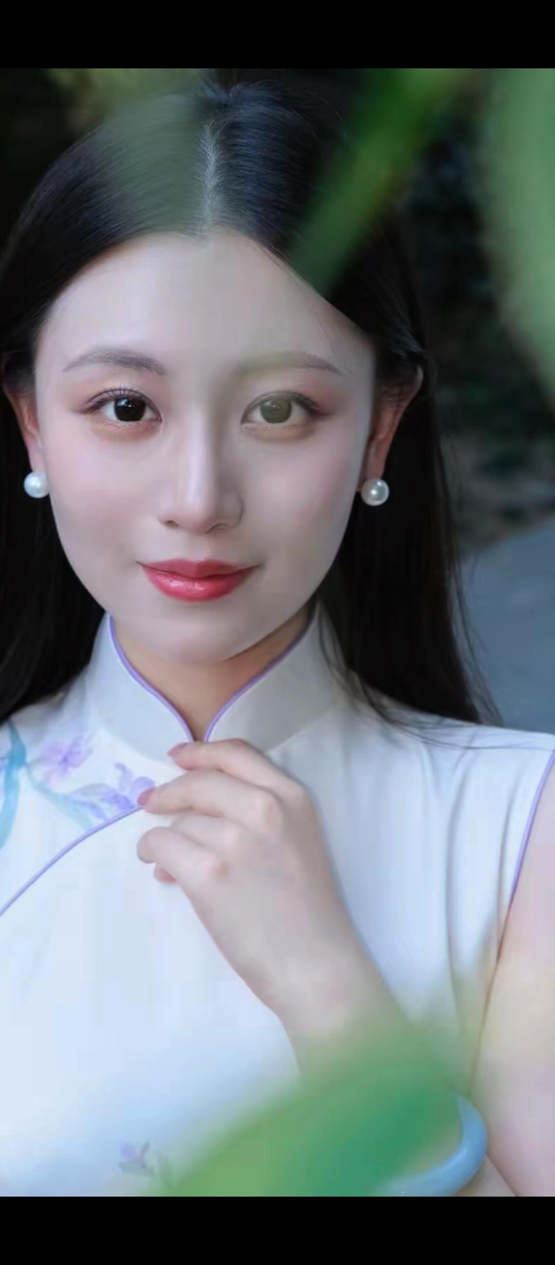 温婉如玉，古典优雅，一抹浅笑，倾国倾城。