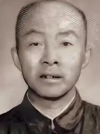 1935年长征途中，开国上将刘亚楼的警卫员谢志坚因病滞留在甘肃村民家中，外出寻找