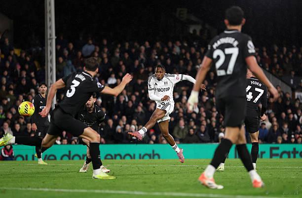 富勒姆4比5曼城这富勒姆纯粹就是曼城的提款机。从2012年2月开始，双方交手1