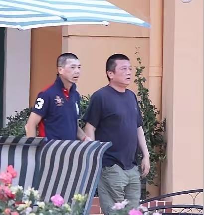 冯小刚之所以拍这么多烂片，跟他的成长经历息息相关军队大院六十年代的孩子里一大帮
