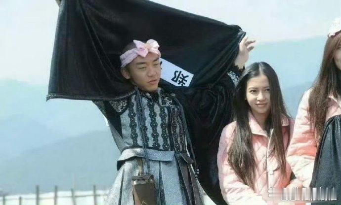 众所周知，以前的跑男才是真正的素颜，现在基本没人敢这么玩了